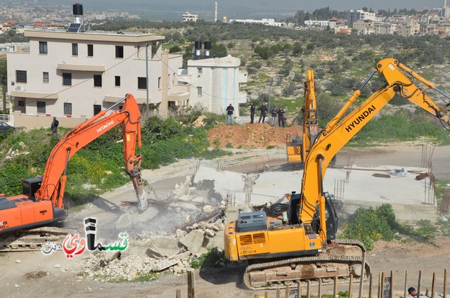 فيديو: قوات كبيرة ومُدججة بالدبابات والصواريخ تهدم اساسات بيت الشيخ غازي عيسى بحجة البناء في ارض المنهال ...